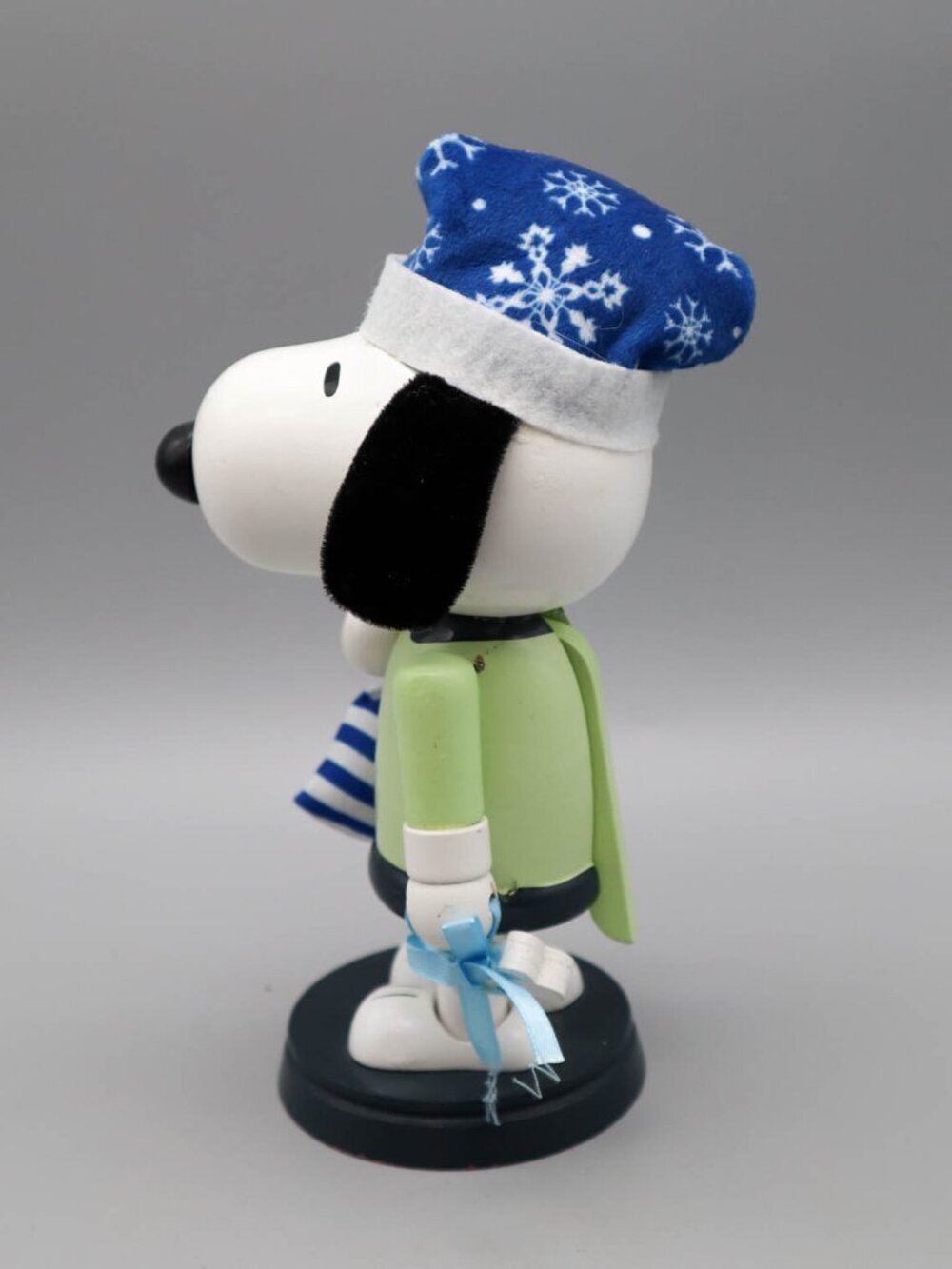 2017 Peanuts Snoopy Wooden Nutcracker Figurine Christmas Decor DanDee - Picture 2 of 6